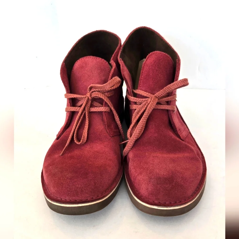 Clarks suede leather burgundy chukka boots